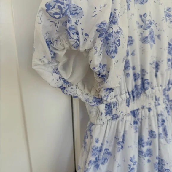 Hyacinth House Mini Dress with Puff Sleeves - Picture 4 of 11